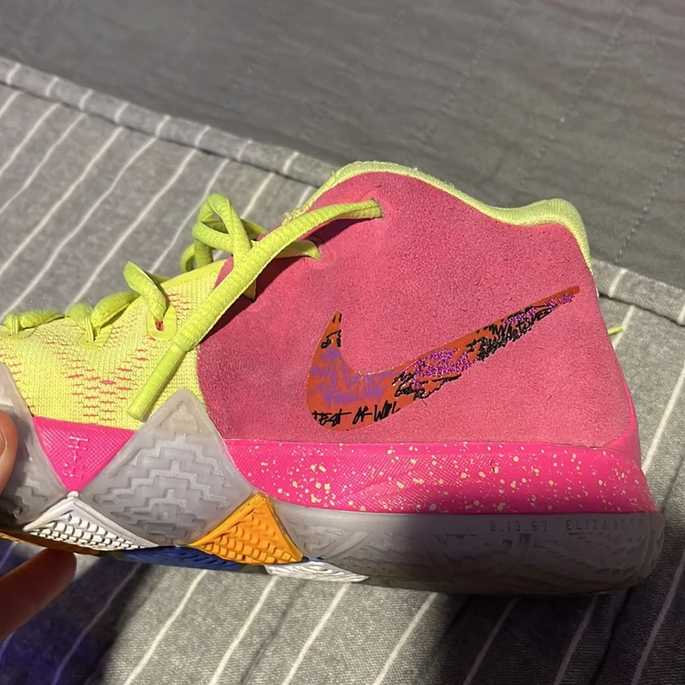Kyrie 4 ‘confetti’